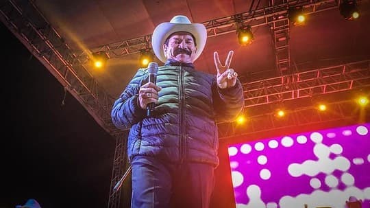 En 2012 celebraron su 30 Aniversario durante todo el año con la publicación de su disco con Banda que grabó Don Chayo, vocalista y líder de la agrupación, cuyo sencillo llevó por título “Mi Última Serenata”.