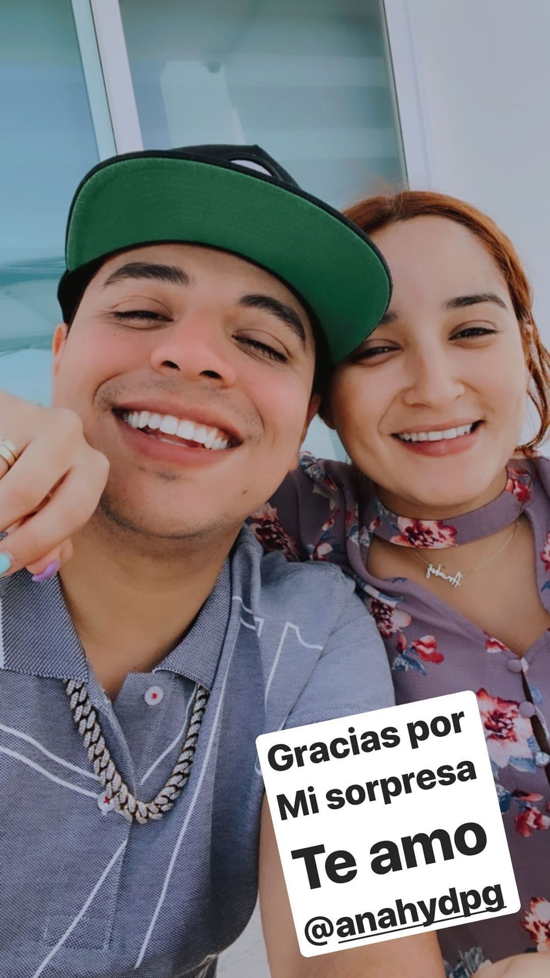 Por último, Eduin Caz mandó un mensaje a todos los papás en este día. “Quiero felicitar a los padres de familia porque sé que me siguen varios les mando un fuerte abrazo disfruten este dia con la familia no anden pisteando mucho, saludos”.