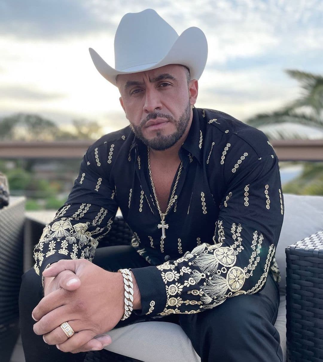 Juan Rivera revela que Belinda fue el motivo de la separación laboral con su hermano Lupillo