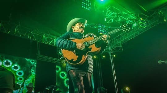 El siguiente álbum, que llevó por nombre “Nuevamente El Amor”, fue el primer álbum en ser una producción compuesta de cumbias y rancheras.